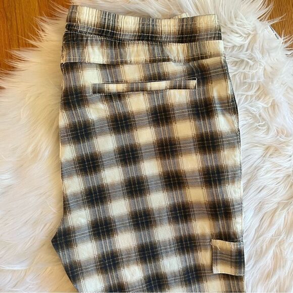 Women’s Love Love Love Plaid Pants Size 3X - Picture 6 of 6